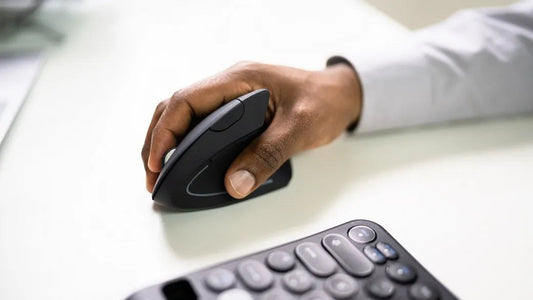 Image of a vertical mice on hand