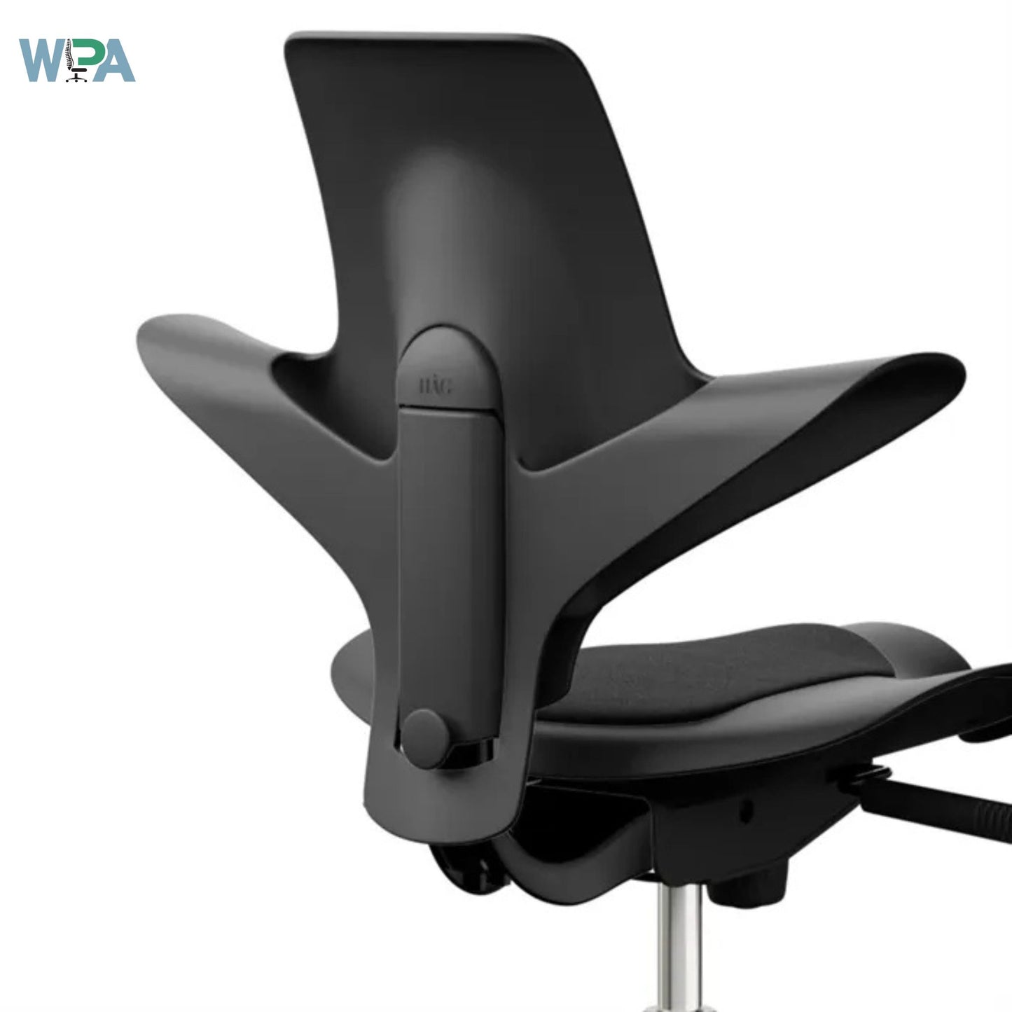 HÅG Capisco Puls 8002 ergonomic chair. Saddle seat design for active sitting, promoting posture, mobility, and spine health at any desk height.
